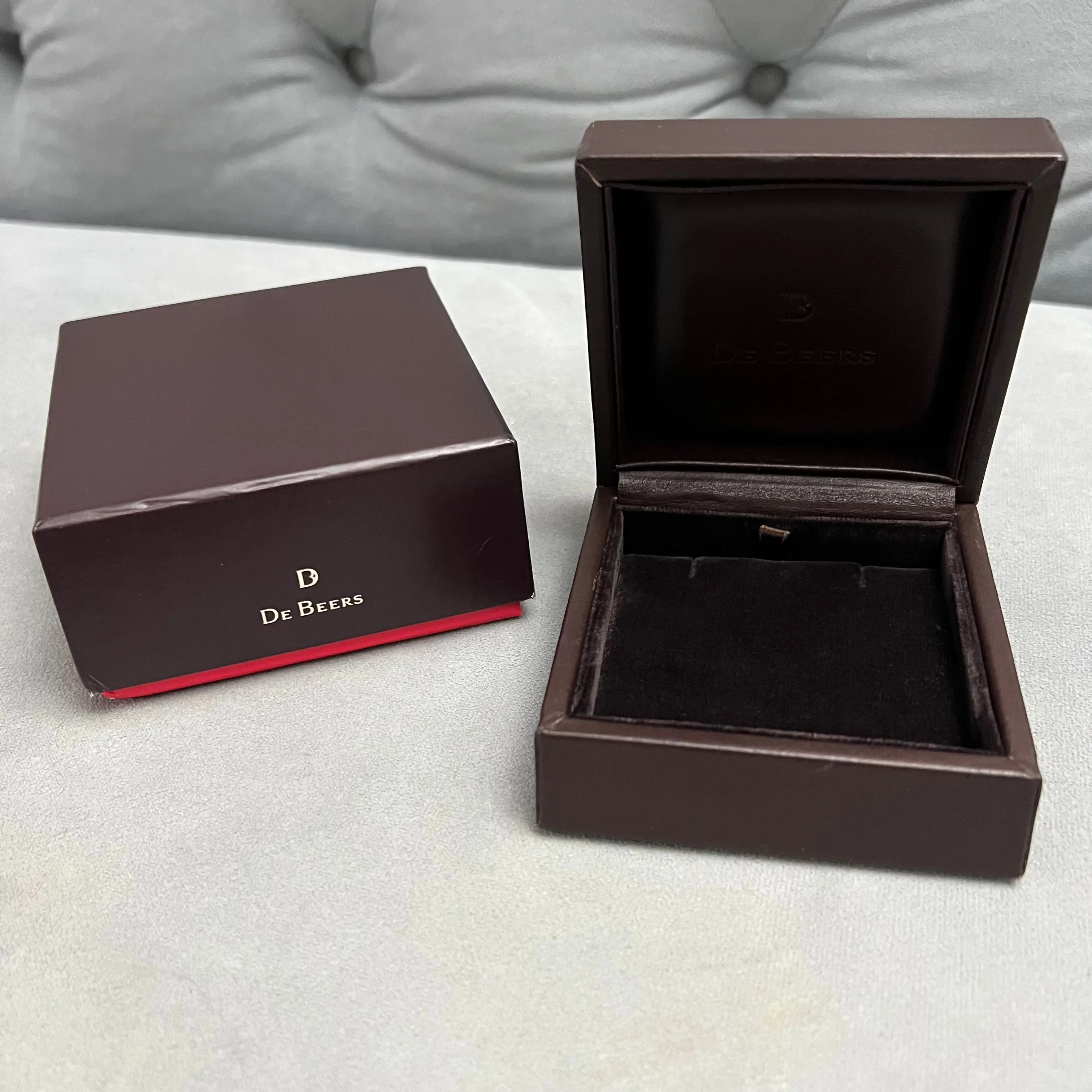 DE BEERS Necklace/Chain/Earrings Box + Outer Box 3.75x3.75x2.80 inches