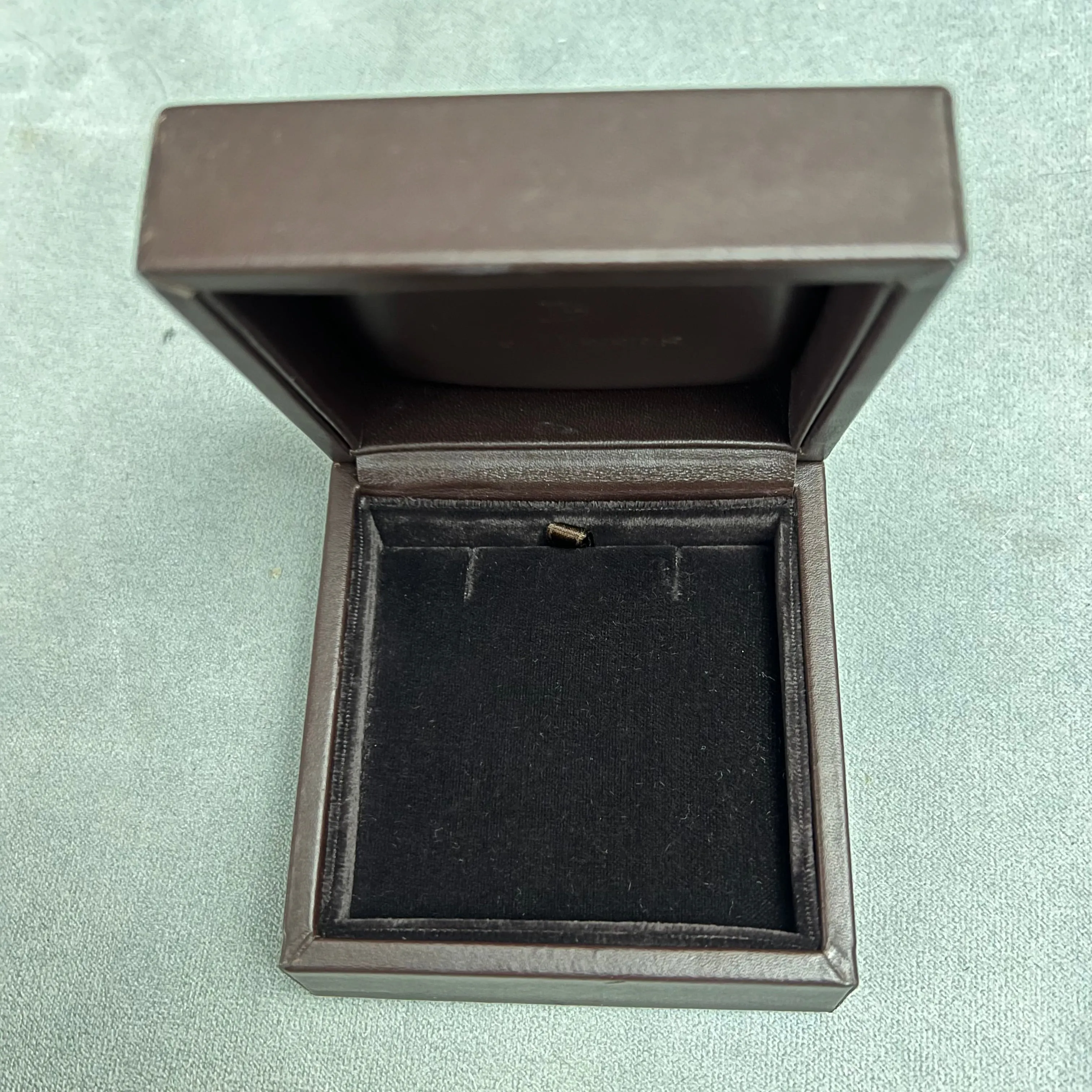 DE BEERS Necklace/Chain/Earrings Box + Outer Box 3.75x3.75x2.80 inches