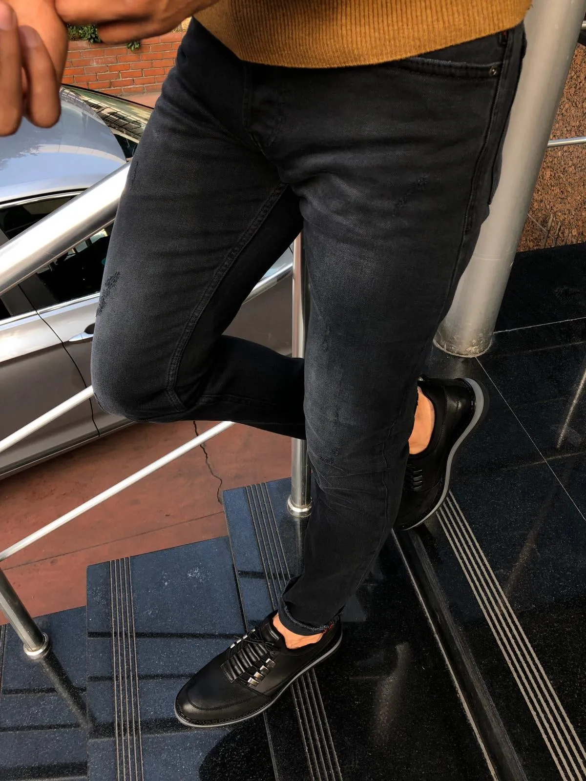 Gerry Black Slim Fit Ripped Jeans