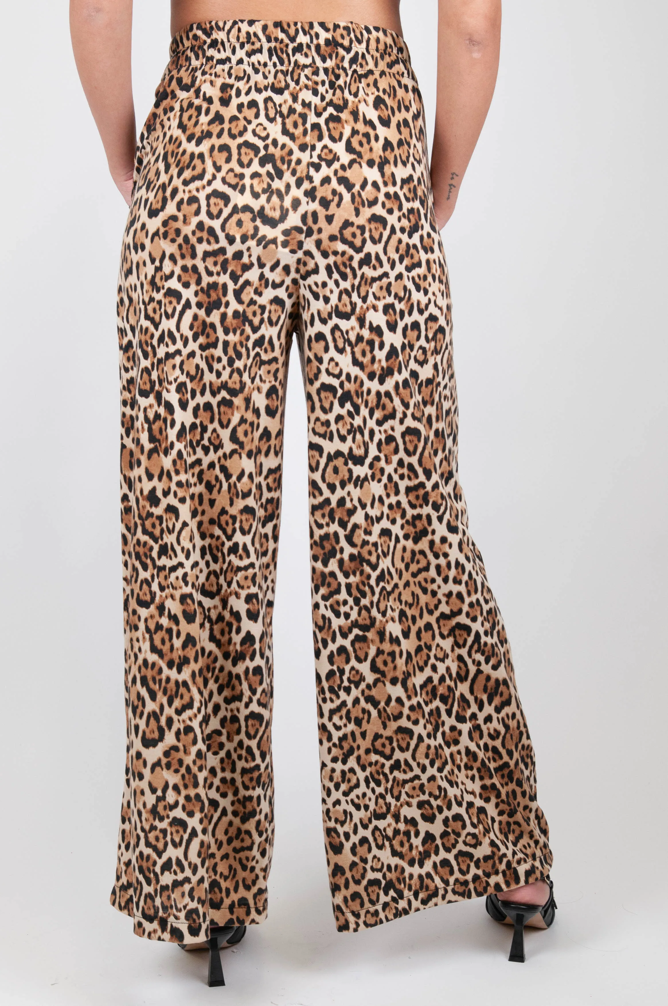 Tensione in - Pantalone palazzo con coulisse fantasia animalier