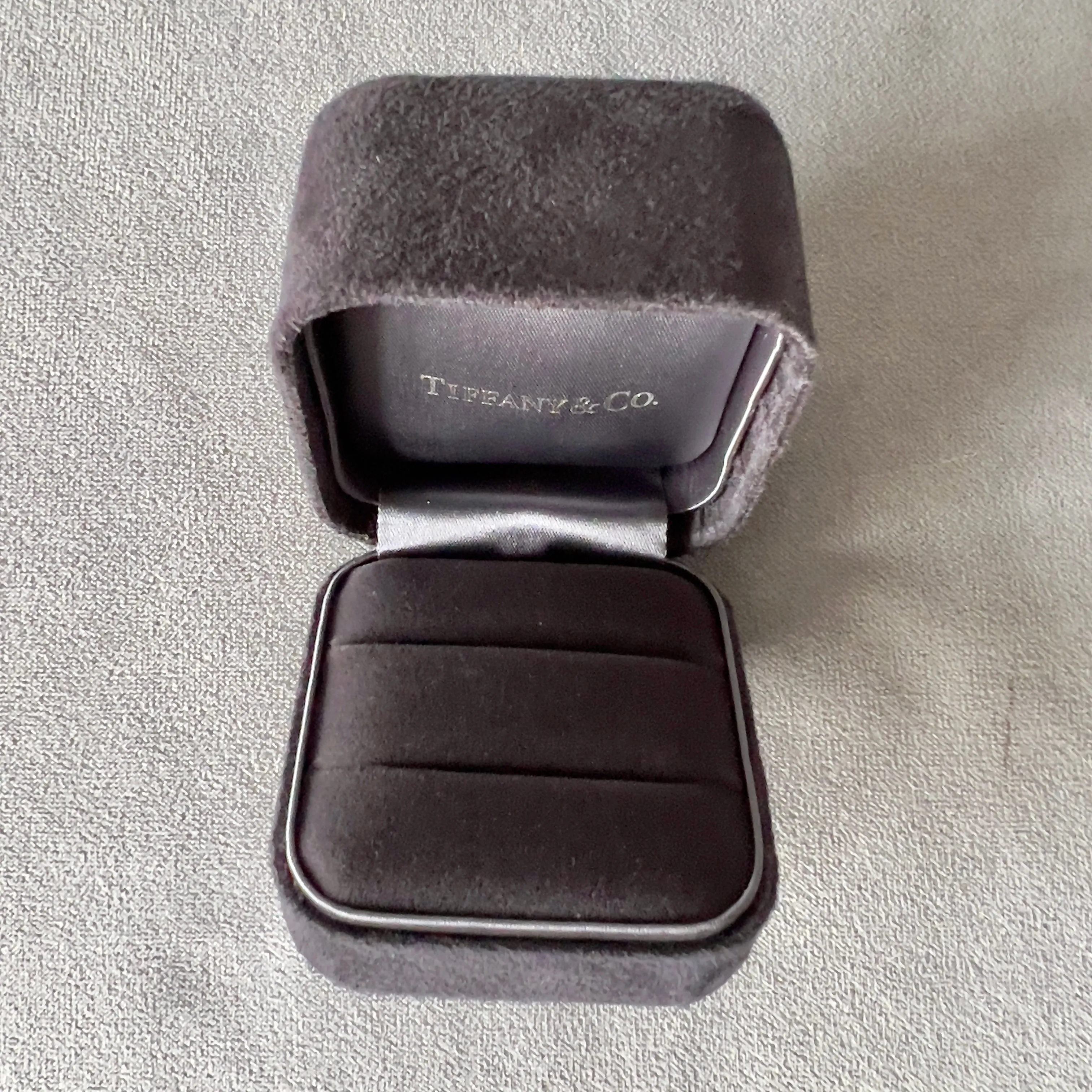 TIFFANY & CO. Double Alliance Ring Box 2.30x2.25x2.25 inches