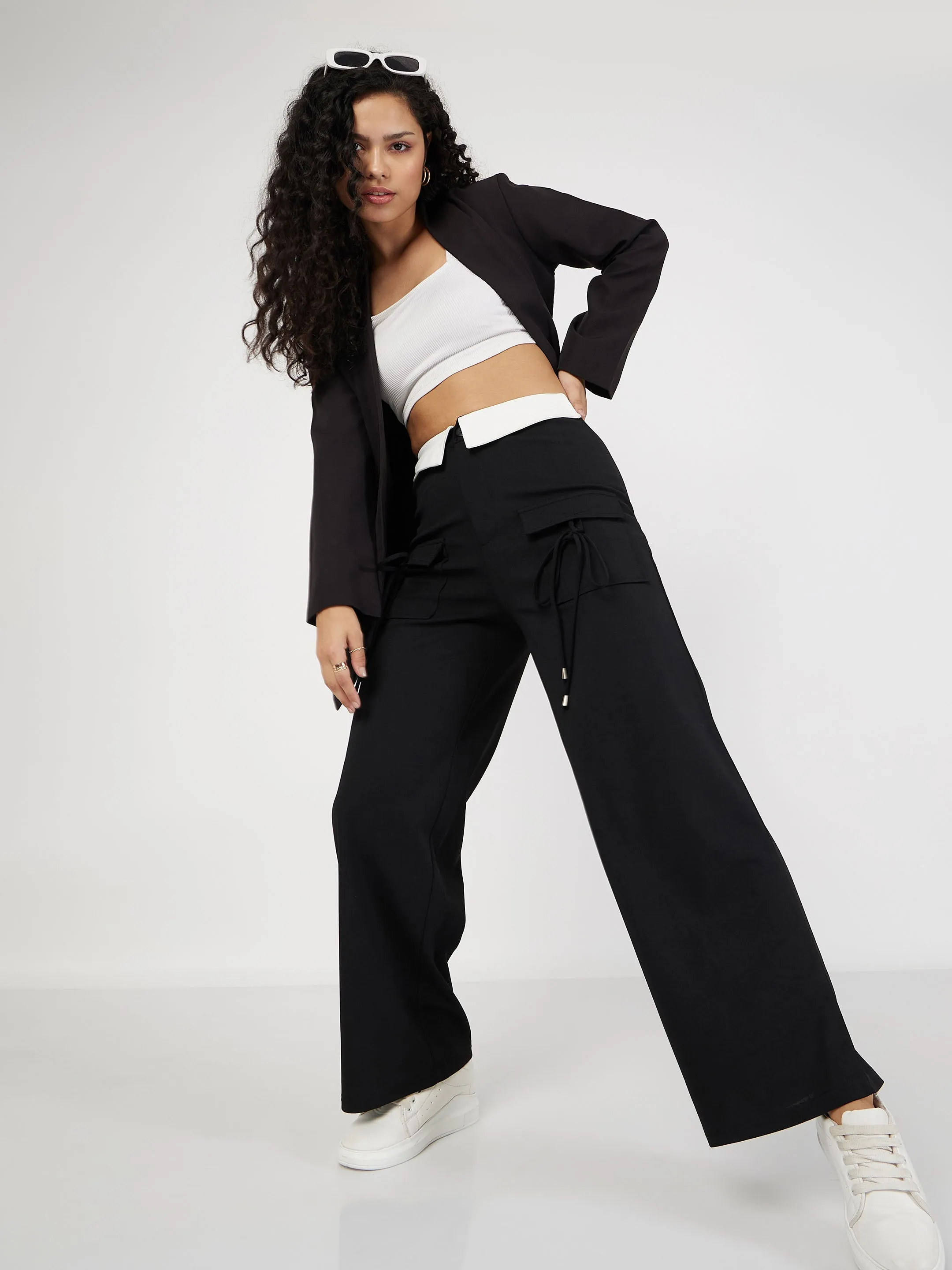 Women Black Contrast Waistband Cargo Pants