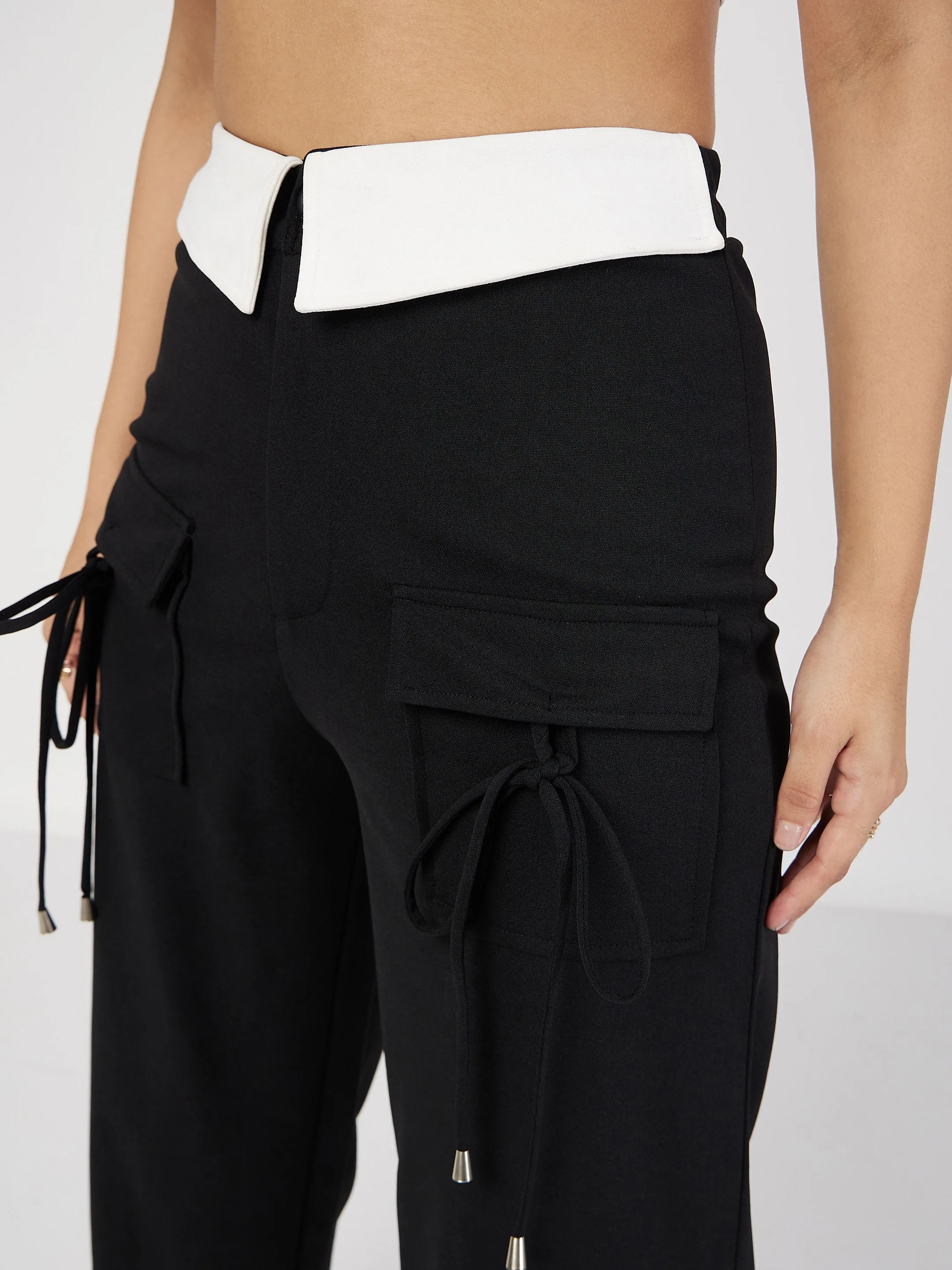 Women Black Contrast Waistband Cargo Pants